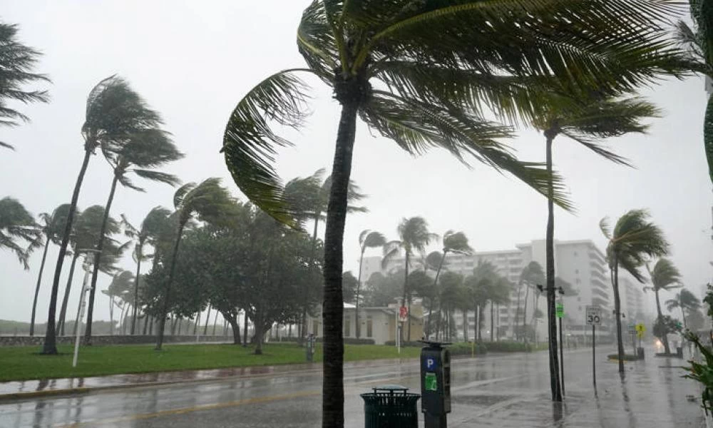 Στην Φλόριντα βρίσκεται η τροπική καταιγίδα "Ήτα"